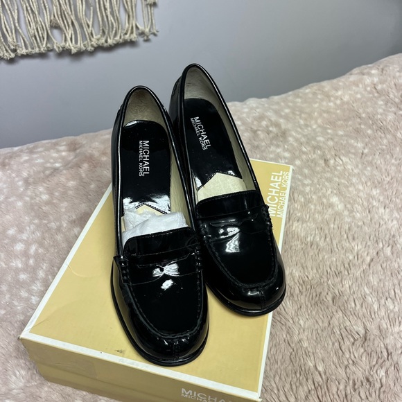 Michael Kors - Picture 3 of 3